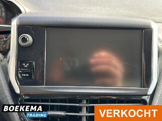 Peugeot 208 1.2 e-VTi Active Automaat Navigatie Climate picture 25