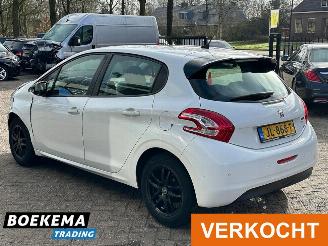 Peugeot 208 1.2 e-VTi Active Automaat Navigatie Climate picture 3