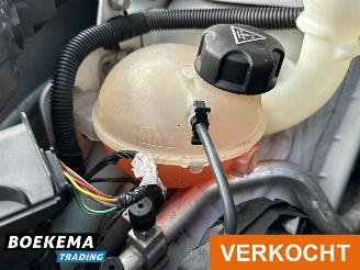 Peugeot 208 1.2 e-VTi Active Automaat Navigatie Climate picture 11