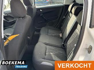 Peugeot 208 1.2 e-VTi Active Automaat Navigatie Climate picture 15