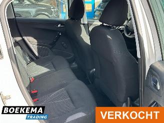 Peugeot 208 1.2 e-VTi Active Automaat Navigatie Climate picture 17