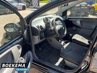 Peugeot 107 1.0-12V XS Airco 5-Drs Elek-pakket picture 12