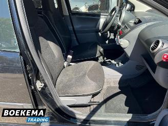 Peugeot 107 1.0-12V XS Airco 5-Drs Elek-pakket picture 17