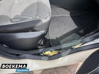Renault Captur 0.9 TCe Expression Keyless Airco Cruise Trekh. picture 18