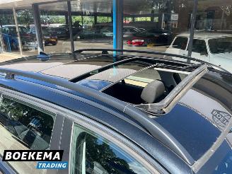 BMW 3-serie 318i High Executive Panorama Stoelverw. Navigatie Climate PDC picture 16