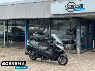 skadebil motor Suzuki Burgman 400 400A Handvat verwarming 2009/2