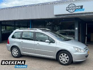 krockskadad bil auto Peugeot 307 2.0 HDi Climate Cruise Glazen dak Trekh. 2005/4
