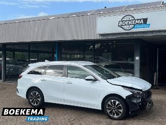 krockskadad bil auto Kia Ceed 1.6 GDI PHEV Aut Led Keyless Virtual Navi Climate Cruise 2023/11