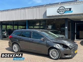 Schadeauto Ford Focus Wagon 1.5 TDCI Titanium Navigatie Climate Cruise PDC Trekh. 2015/11