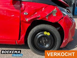 Toyota Aygo 1.0 VVT-i x-play Airco Camera Cruise Carplay picture 10