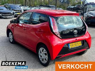 Toyota Aygo 1.0 VVT-i x-play Airco Camera Cruise Carplay picture 3