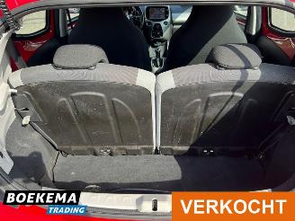 Toyota Aygo 1.0 VVT-i x-play Airco Camera Cruise Carplay picture 19