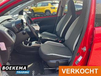 Toyota Aygo 1.0 VVT-i x-play Airco Camera Cruise Carplay picture 17