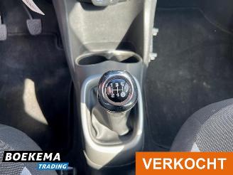 Toyota Aygo 1.0 VVT-i x-play Airco Camera Cruise Carplay picture 28