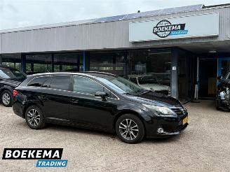 Vrakbiler auto Toyota Avensis wagon 1.8 VVTi Business Navigatie Harman Kardon Camera PDC Cruise 2013/5