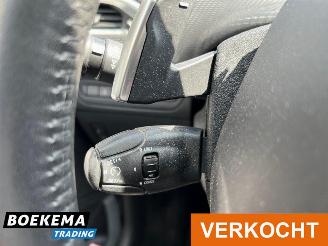 Peugeot 2008 1.2 PureTech Automaat Glazen dak Navi Airco Cruise picture 29