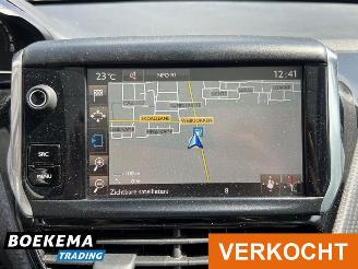 Peugeot 2008 1.2 PureTech Automaat Glazen dak Navi Airco Cruise picture 22