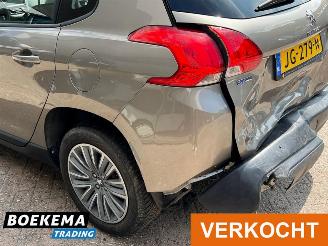 Peugeot 2008 1.2 PureTech Automaat Glazen dak Navi Airco Cruise picture 7