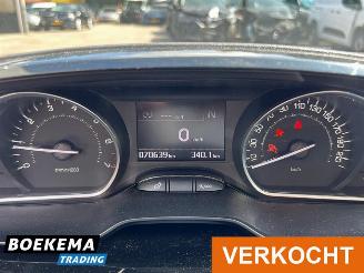 Peugeot 2008 1.2 PureTech Automaat Glazen dak Navi Airco Cruise picture 19