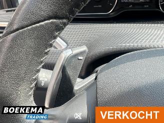 Peugeot 2008 1.2 PureTech Automaat Glazen dak Navi Airco Cruise picture 20