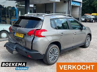 Peugeot 2008 1.2 PureTech Automaat Glazen dak Navi Airco Cruise picture 2