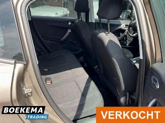 Peugeot 2008 1.2 PureTech Automaat Glazen dak Navi Airco Cruise picture 14