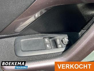 Peugeot 2008 1.2 PureTech Automaat Glazen dak Navi Airco Cruise picture 17