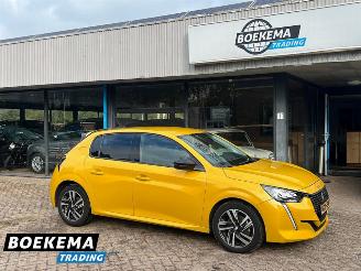 Schadeauto Peugeot 208 1.2 Allure 100pk Led Navigatie Climate Cruise PDC 2023/5