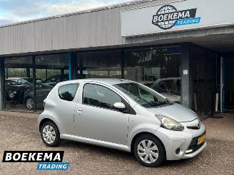 uszkodzony samochody osobowe Toyota Aygo 1.0 VVT-i Comfort Airco 2012/6