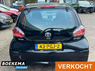 Toyota Aygo 1.0-12V Navigator Automaat Airco 5-Deurs picture 13