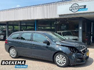 Damaged car Peugeot 308 SW 1.2 PureTech Blue Lease Navigatie Climate Cruise 2019/7