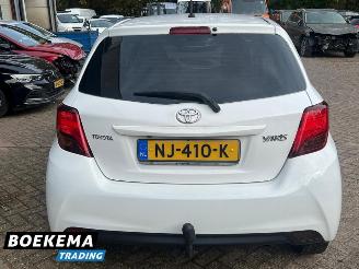 Toyota Yaris 1.3 VVT-i Navigatie Cruise Airco Camera Trekh. picture 14