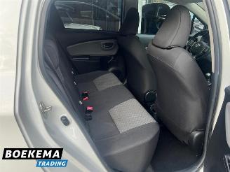 Toyota Yaris 1.3 VVT-i Navigatie Cruise Airco Camera Trekh. picture 19