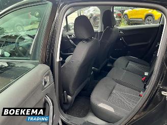 Peugeot 208 1.2 e-VTi Envy Aut Navi Clima Cruise PDC picture 16
