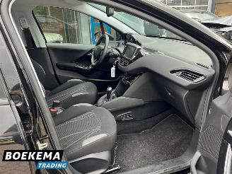 Peugeot 208 1.2 e-VTi Envy Aut Navi Clima Cruise PDC picture 19