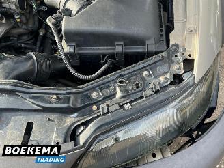 Volvo Xc-70 2.4 T Comfort Line 200 PK Leder Airco Cruise Trekh. picture 12