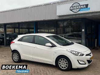 krockskadad bil auto Hyundai I-30 1.4 Led Climate Cruise 5-Deurs 2012/5