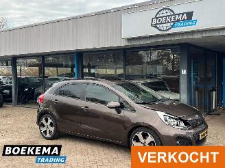 Avarii autoturisme Kia Rio 1.4 CVVT 110PK Super Pack Leer Open-Dak Navigatie Stoelverw 2013/4