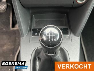 Volkswagen Touran 1.6 TDI Grijs kenteken Climate Cruise Trekh. PDC picture 26