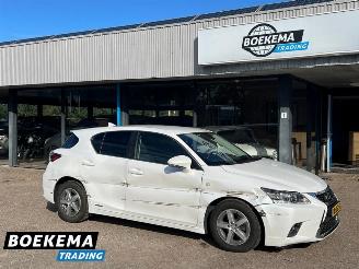 uszkodzony samochody osobowe Lexus Ct 200h 25th Edition Keyless Navi Camera Climate PDC 2015/12