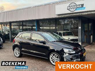 damaged passenger cars Volkswagen Polo 1.2 TSI Highline 110PK DSG Stoelverwarming Navigatie Camera Climate 2014/9