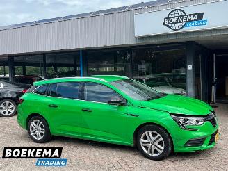 Vaurioauto  passenger cars Renault Mégane Estate 1.3 TCe Zen LED Climate Cruise Navi PDC 2020/9