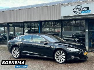 Vaurioauto  passenger cars Tesla Model S 85 Base FREE SUPER CHARGE Autopilot Leder BTW 2015/2