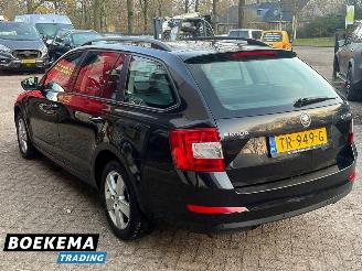 Skoda Octavia Combi 1.6 TDI DSG Business Climate Navi Cruise PDC picture 3