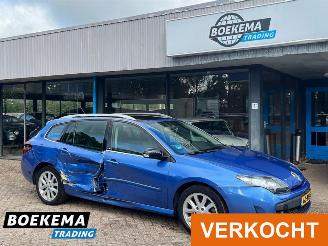 krockskadad bil auto Renault Laguna Estate 2.0 16V GT 204PK Panorama Navi Climate Cruise 2009/5