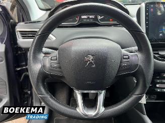 Peugeot 208 1.2 VTi Allure Led Navi Climate Cruise picture 18