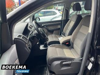 Volkswagen Touran 1.4 TSI Cross Xenon Airco Cruise PDC Trekh. picture 10