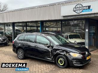 damaged passenger cars Volkswagen Golf Variant 1.6 TDI Comfort DSGPanorama ACC Cruise PDC 2017/1