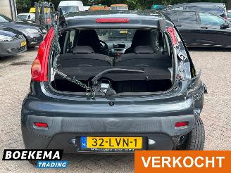 Peugeot 107 1.0-12V XS Airco 5-Deurs picture 5