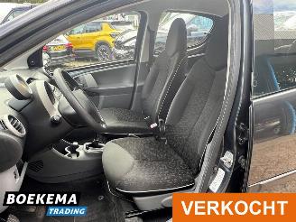 Peugeot 107 1.0-12V XS Airco 5-Deurs picture 11